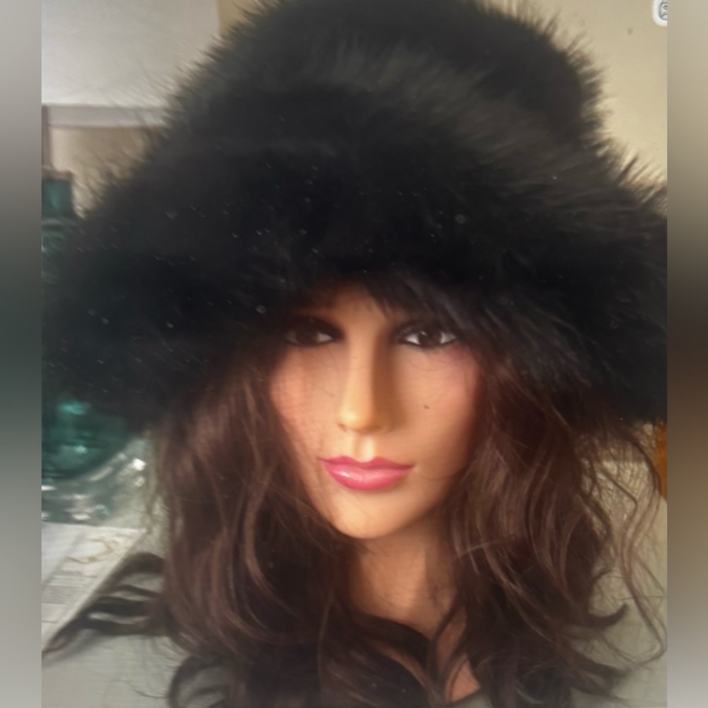 Chic Wide Brim Black Faux Fur Bucket Hat